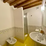 Ai Peri *