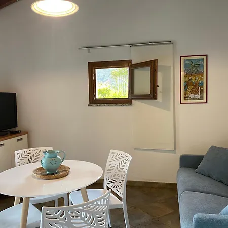 Ai Peri Apartment *